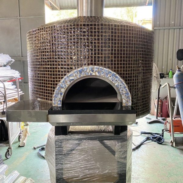 Lò pizza KICA Napoli 120 ốp mosaic cam, nhìn chính diện miệng lò
